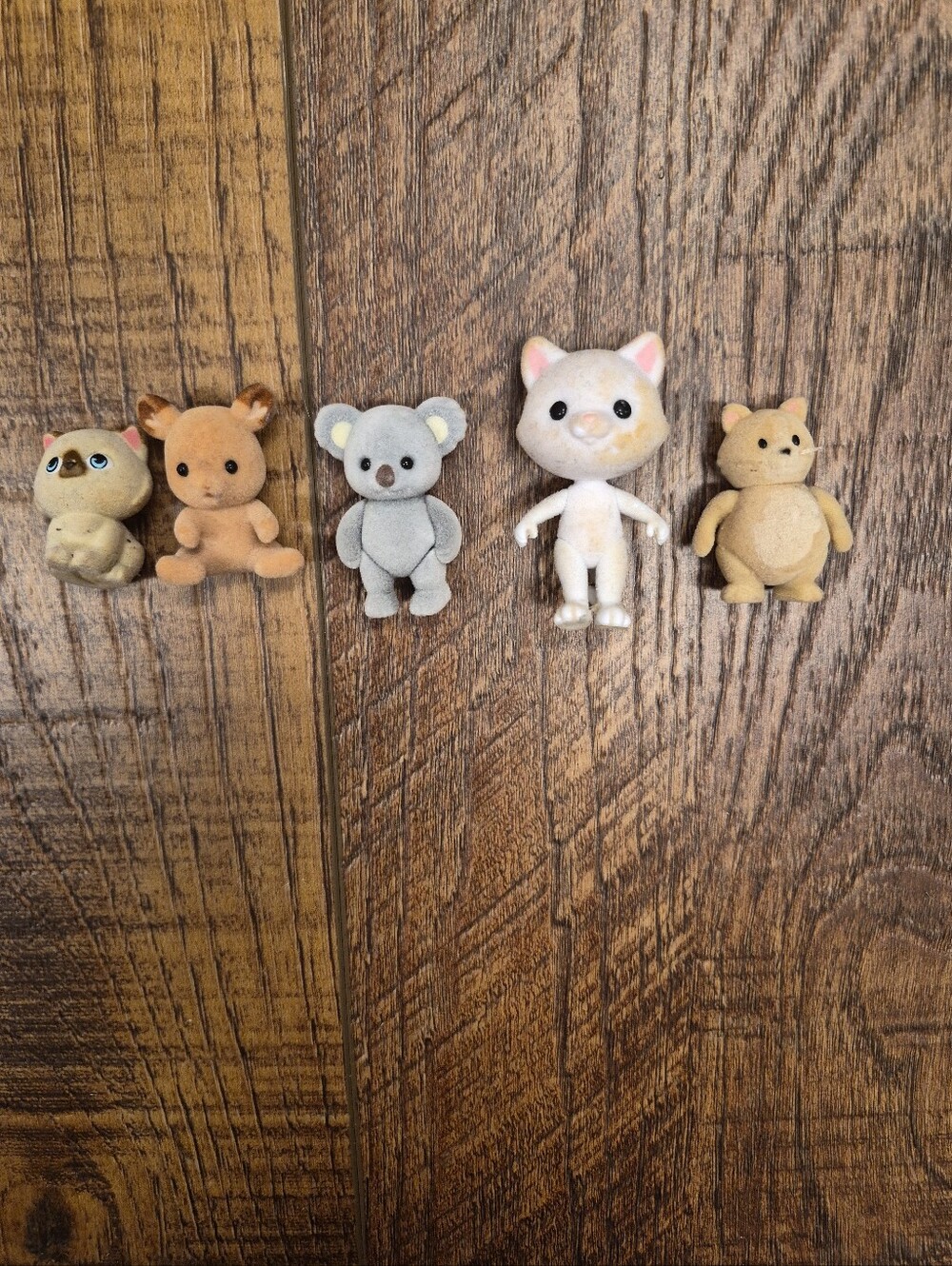 Used Sylvanian Families Calico Critters Lot Of 5 Figures